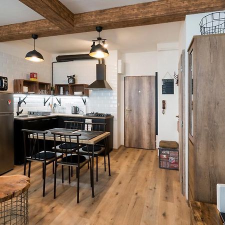 Stylish Centrally Located 1Br Apartment With Parking Братислава Экстерьер фото