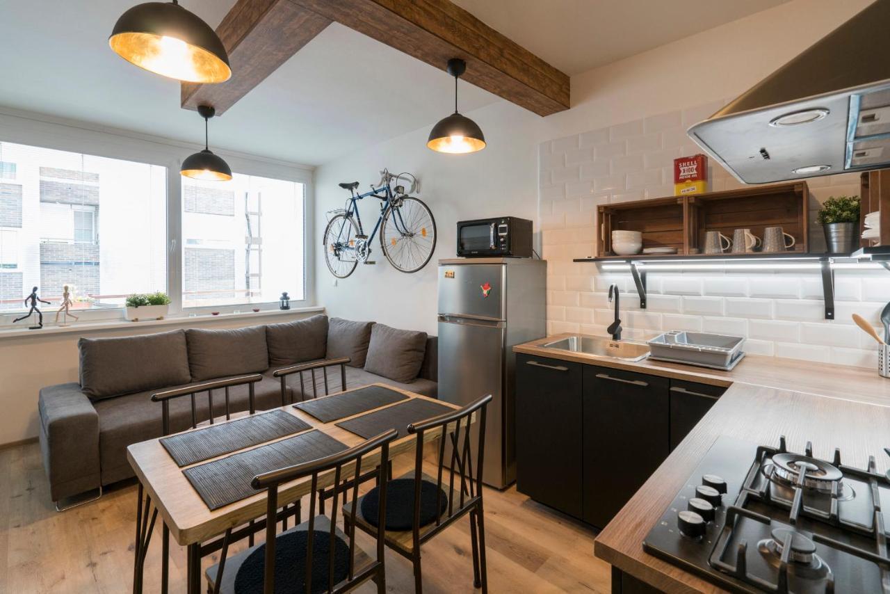 Stylish Centrally Located 1Br Apartment With Parking Братислава Экстерьер фото