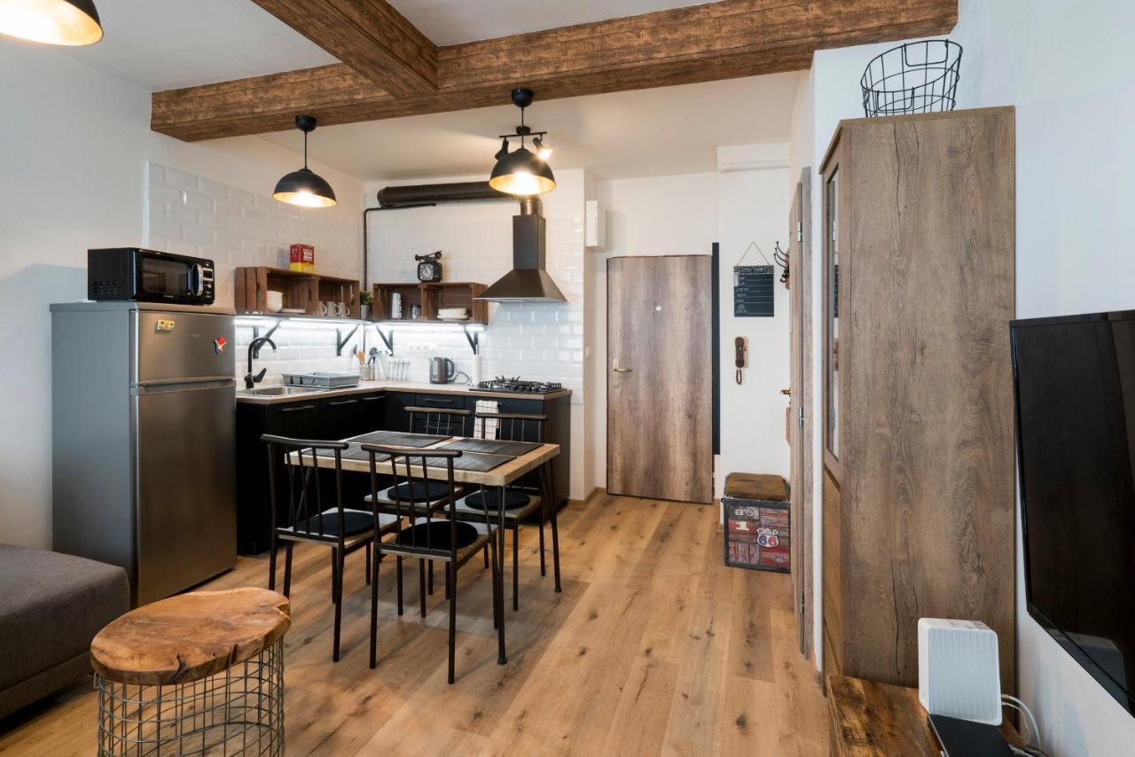Stylish Centrally Located 1Br Apartment With Parking Братислава Экстерьер фото